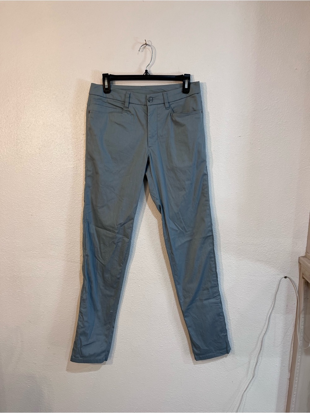 Women’s Straight Leg Jeans in Light Blue